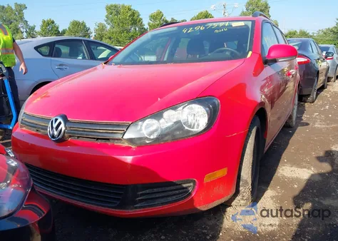 2011 Volkswagen Jetta Sportwagen 2.5L S z USA, uszkodzony, nr VIN 3VWKX7AJ9BM666713